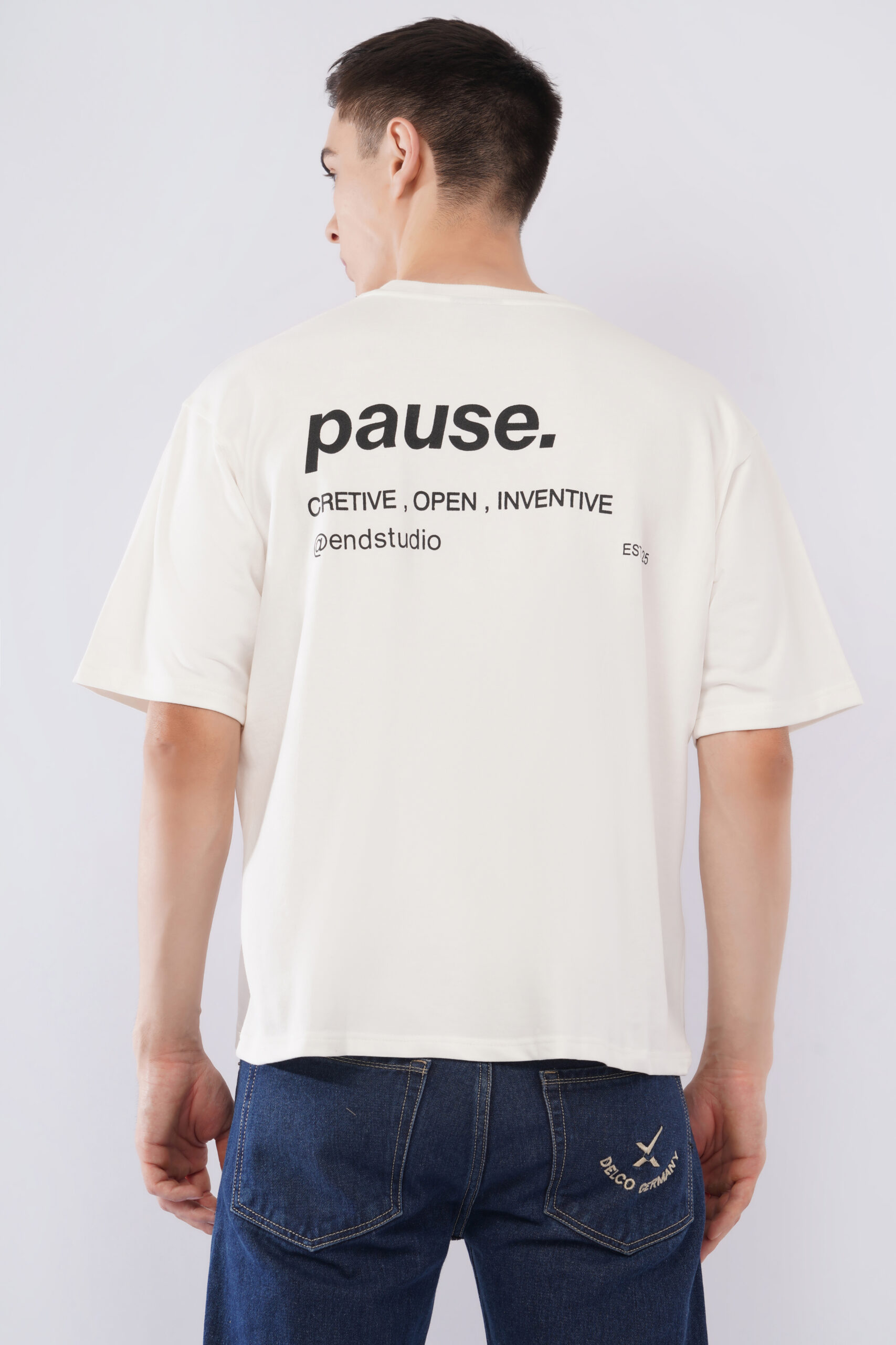 MEN BOXYFIT WHITE PAUSE T SHIRT - Image 6