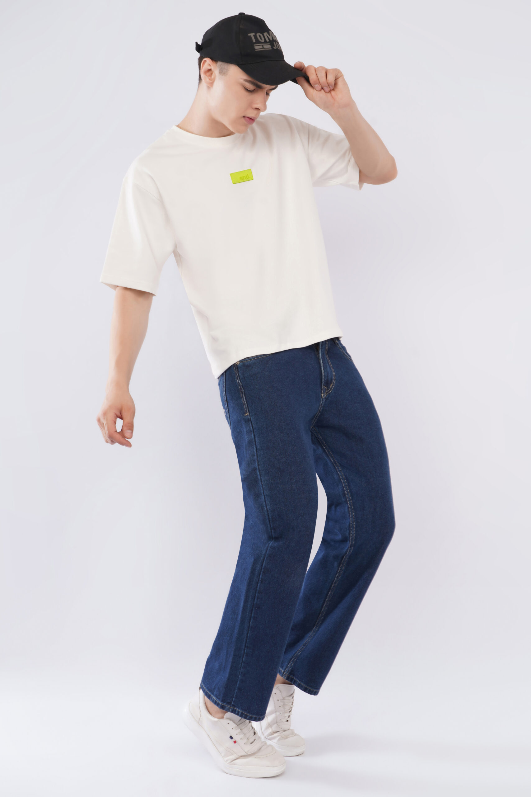 MEN BOXYFIT WHITE PAUSE T SHIRT - Image 3